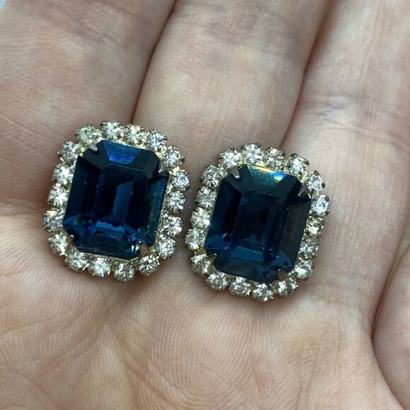 💛 Continental Blue & White Austrian Crystal Earrings - Picture 2 of 3